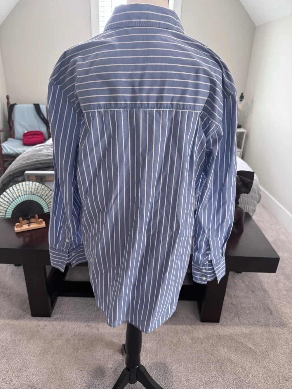 Abercrombie & Fitch Blue and White Striped Button-Down Shirt - Picture 3 of 7